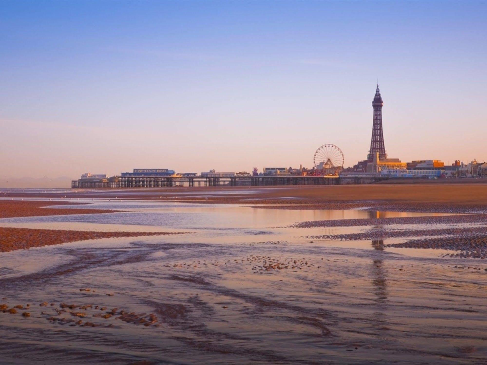 Oasis Hotel Blackpool Exterior photo